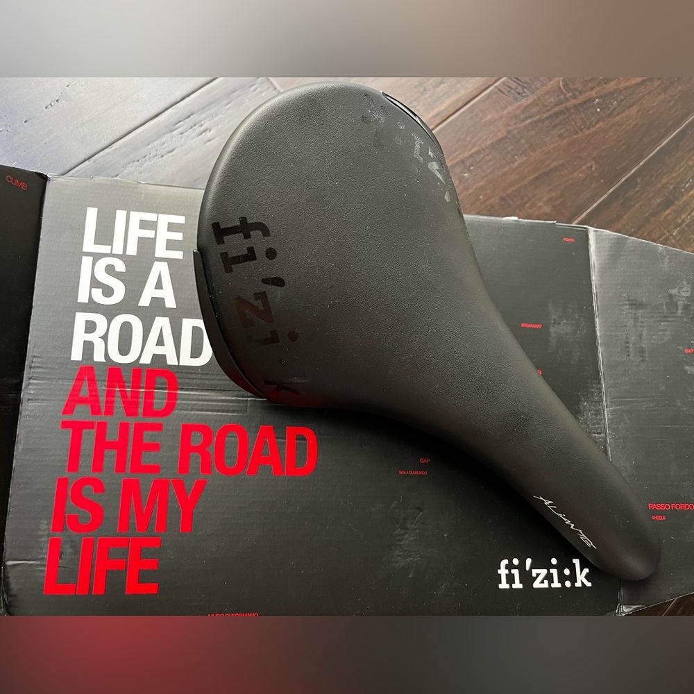 Fizik Saddle Aliante Delta Road 154cm NEW